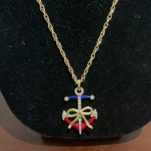 Holiday Lane Earrings. - Picture 5 of 5